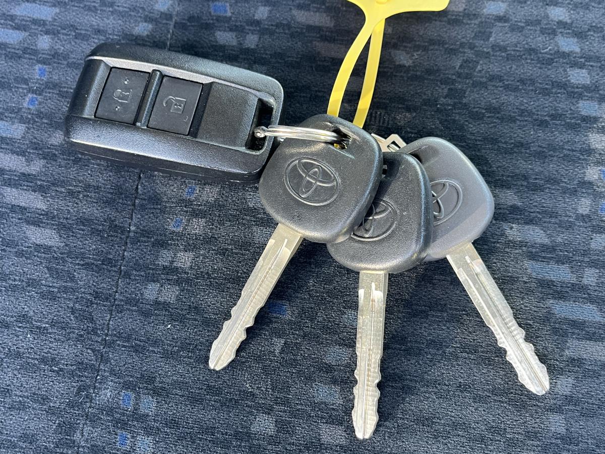 中古幌付き平ボディ トヨタ ダイナ