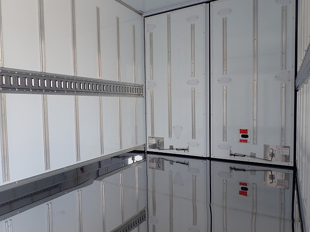 中古冷凍バン 三菱ふそう キャンター