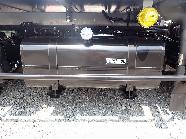 中古冷凍バン 三菱ふそう キャンター