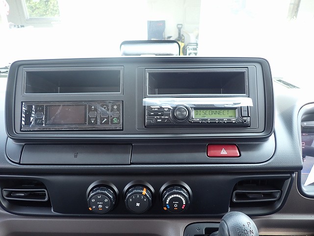 中古冷凍バン 三菱ふそう キャンター