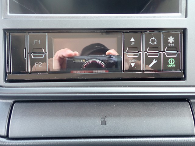 中古冷凍バン 三菱ふそう キャンター