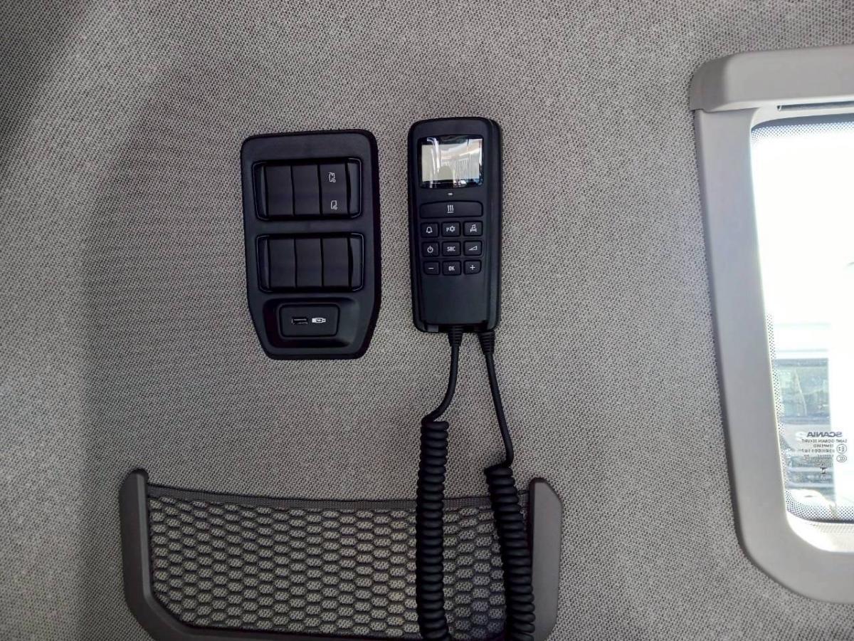 中古トラクタ 日野 スカニア