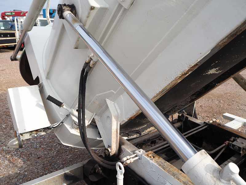 中古清掃車 三菱ふそう ファイター