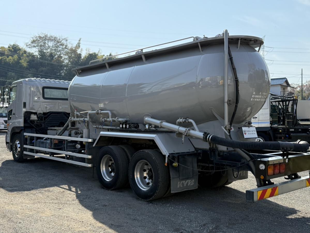 中古粉粒体運搬車 日野 