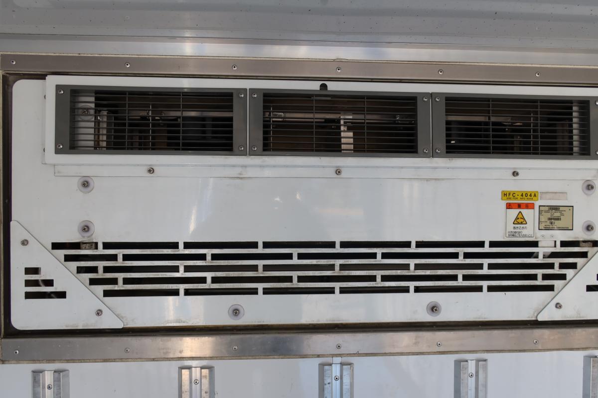 中古冷凍バン いすゞ エルフ