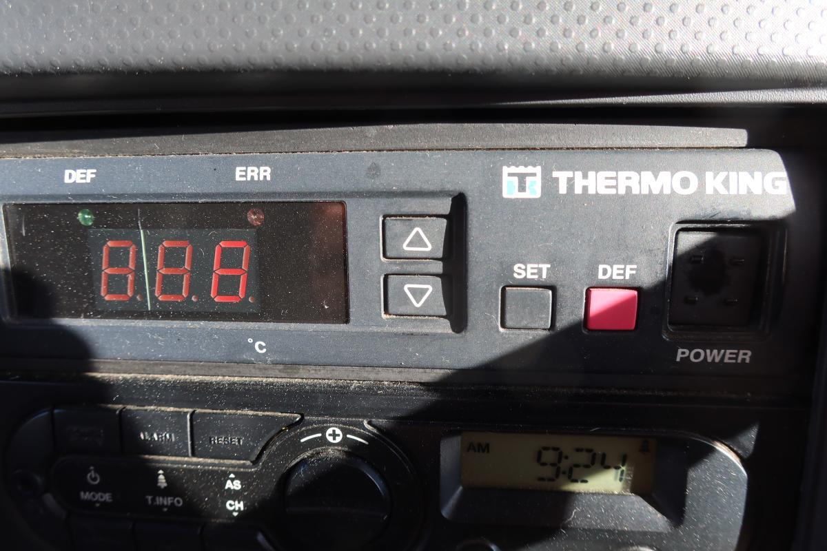 中古冷凍バン いすゞ エルフ