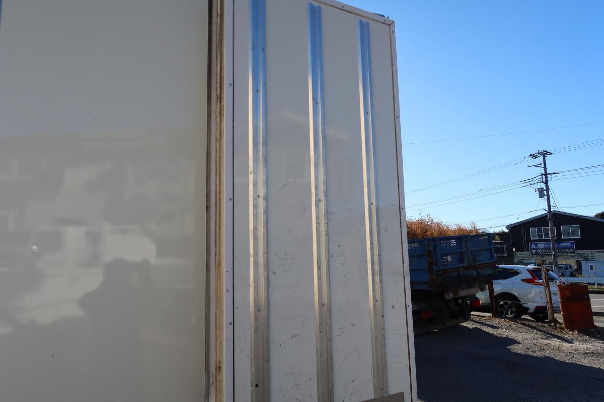 中古冷凍バン いすゞ エルフ