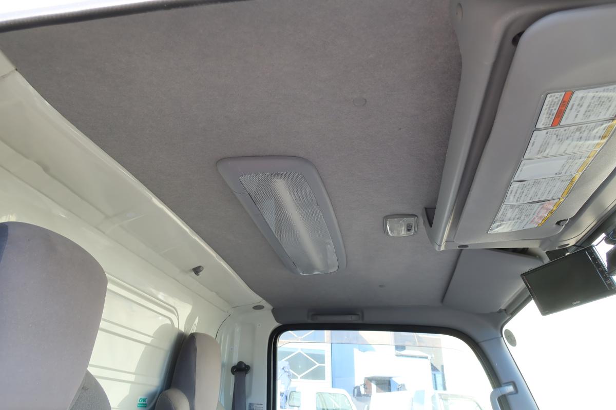 中古冷凍バン いすゞ エルフ