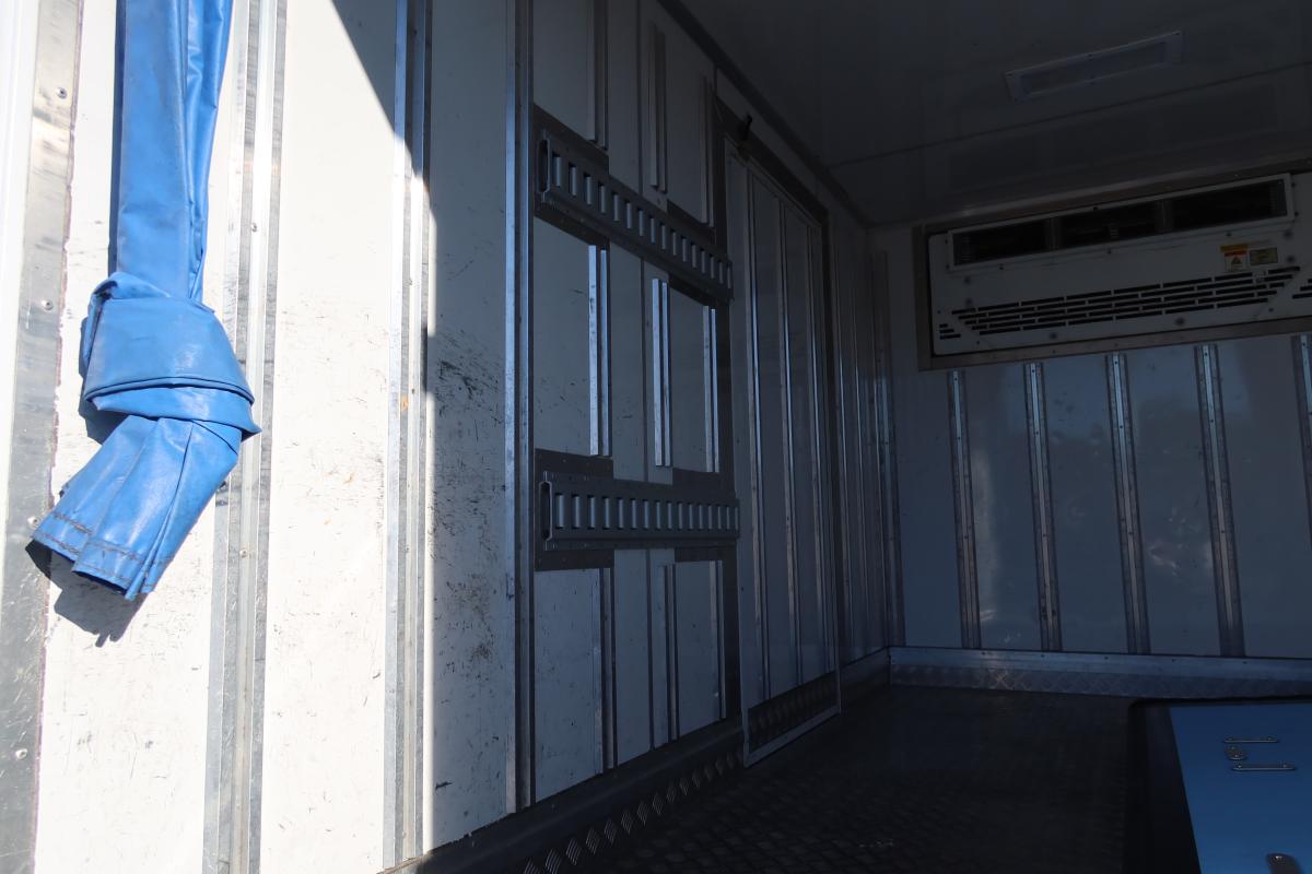 中古冷凍バン いすゞ エルフ