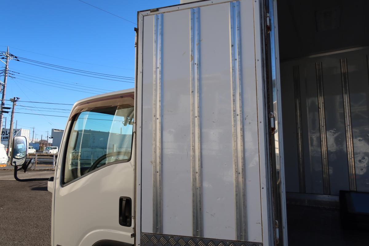 中古冷凍バン いすゞ エルフ