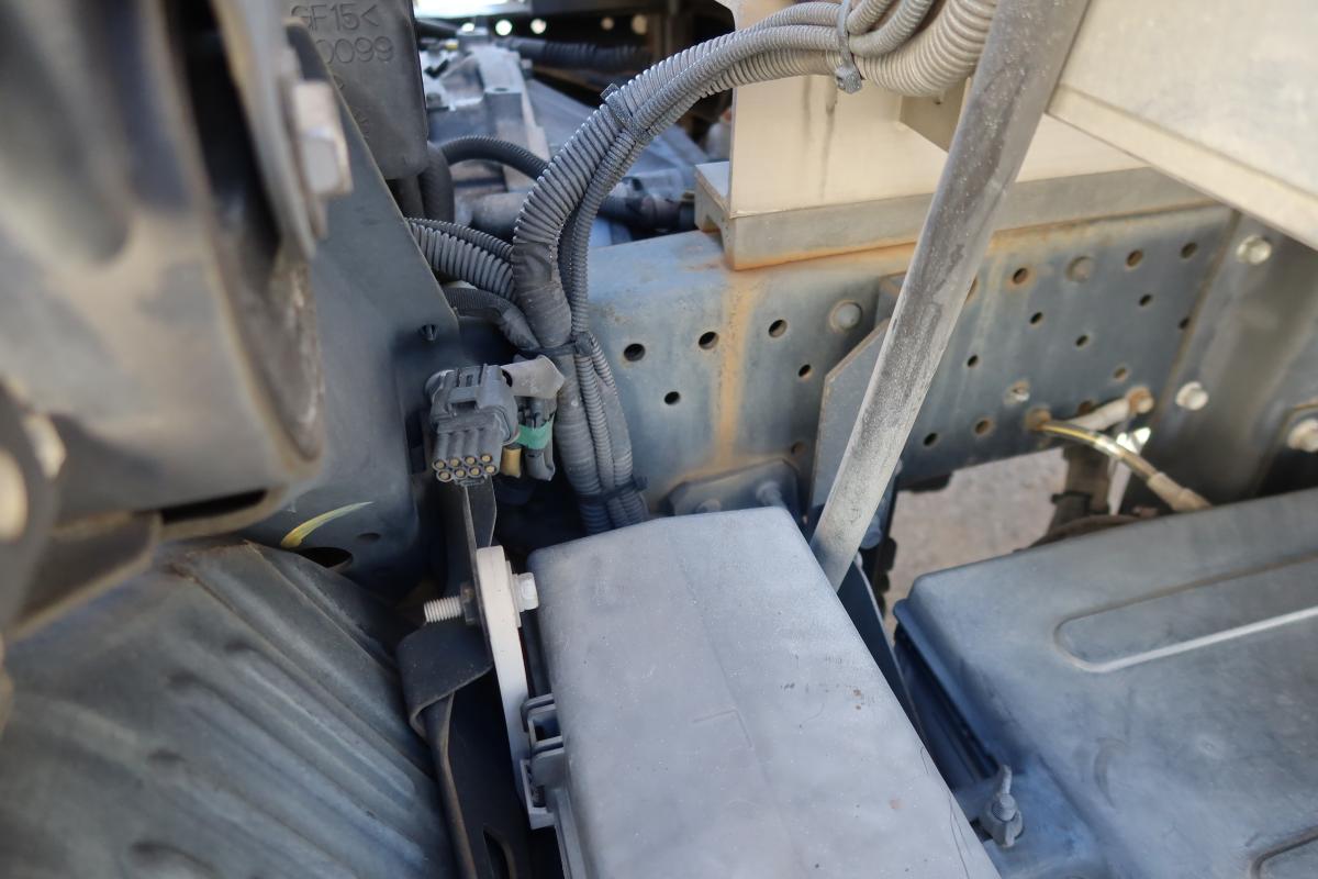 中古冷凍バン いすゞ エルフ