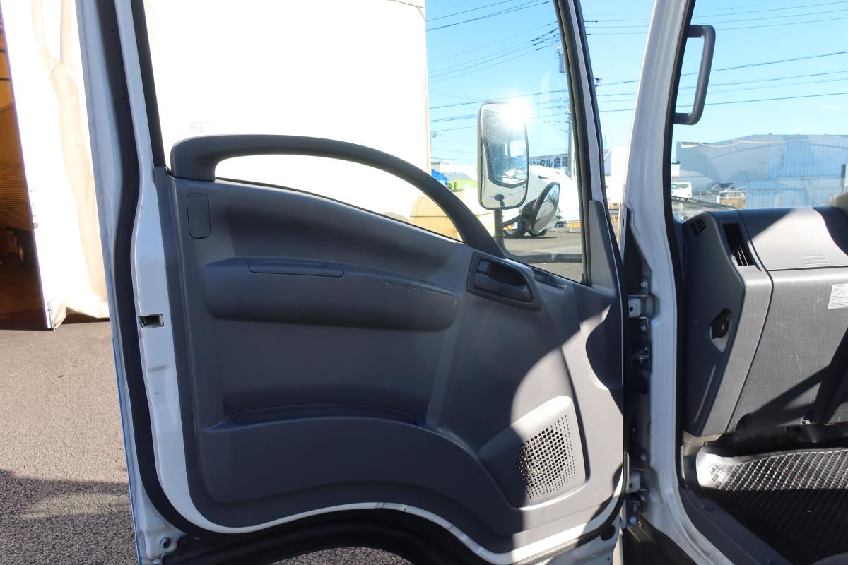 中古冷凍バン いすゞ エルフ