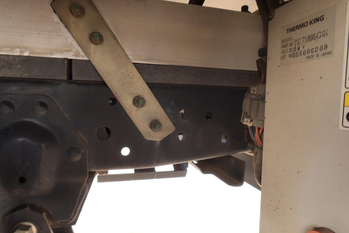 中古冷凍バン いすゞ エルフ