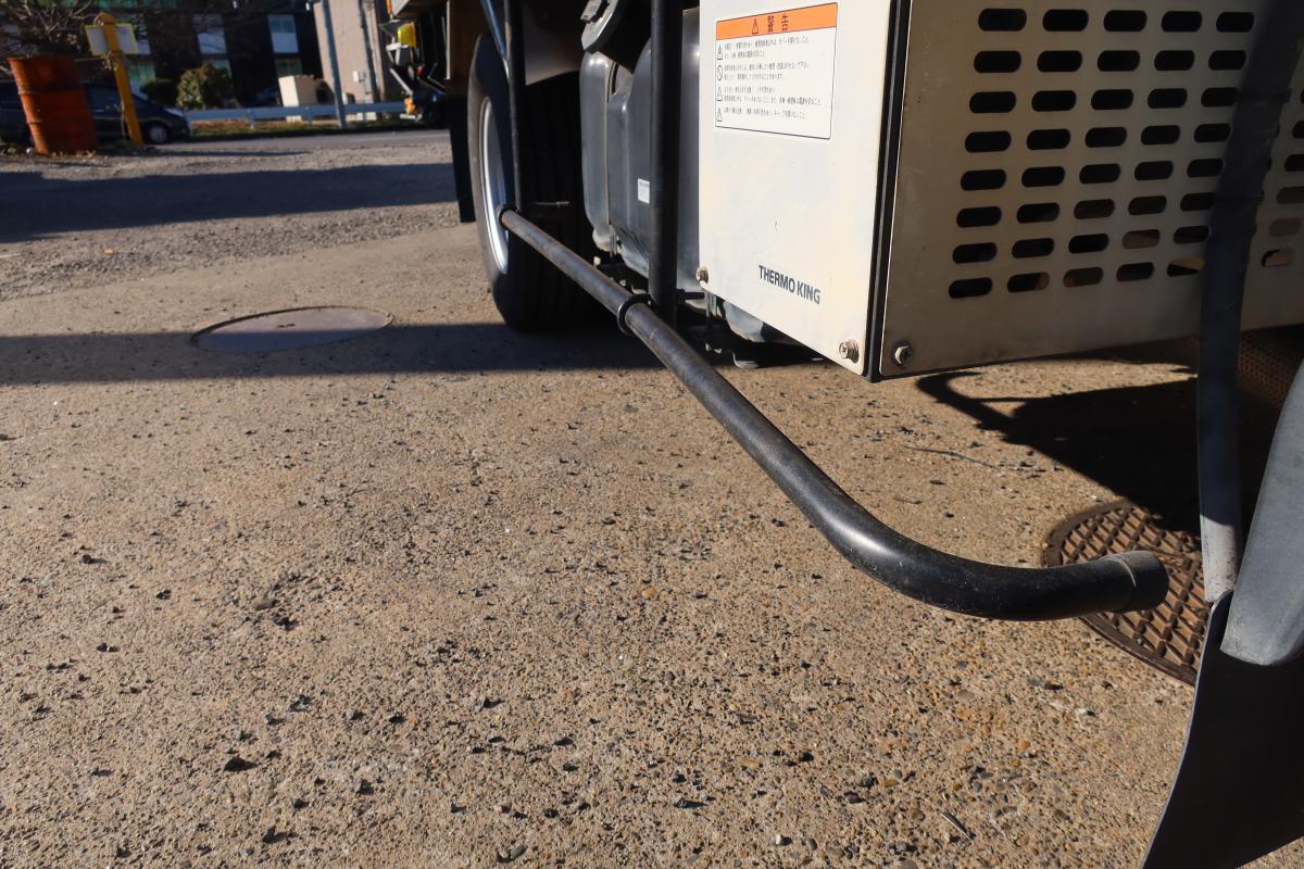 中古冷凍バン いすゞ エルフ