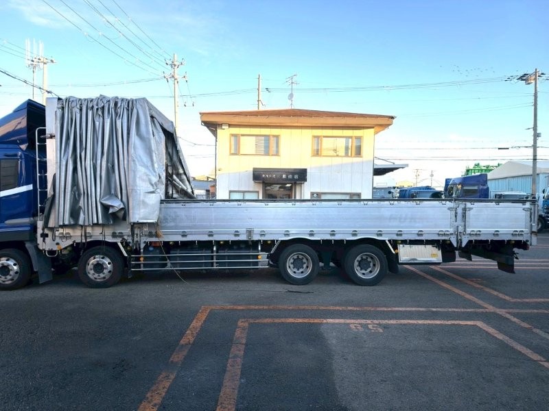 中古幌付き平ボディ UDトラックス クオン