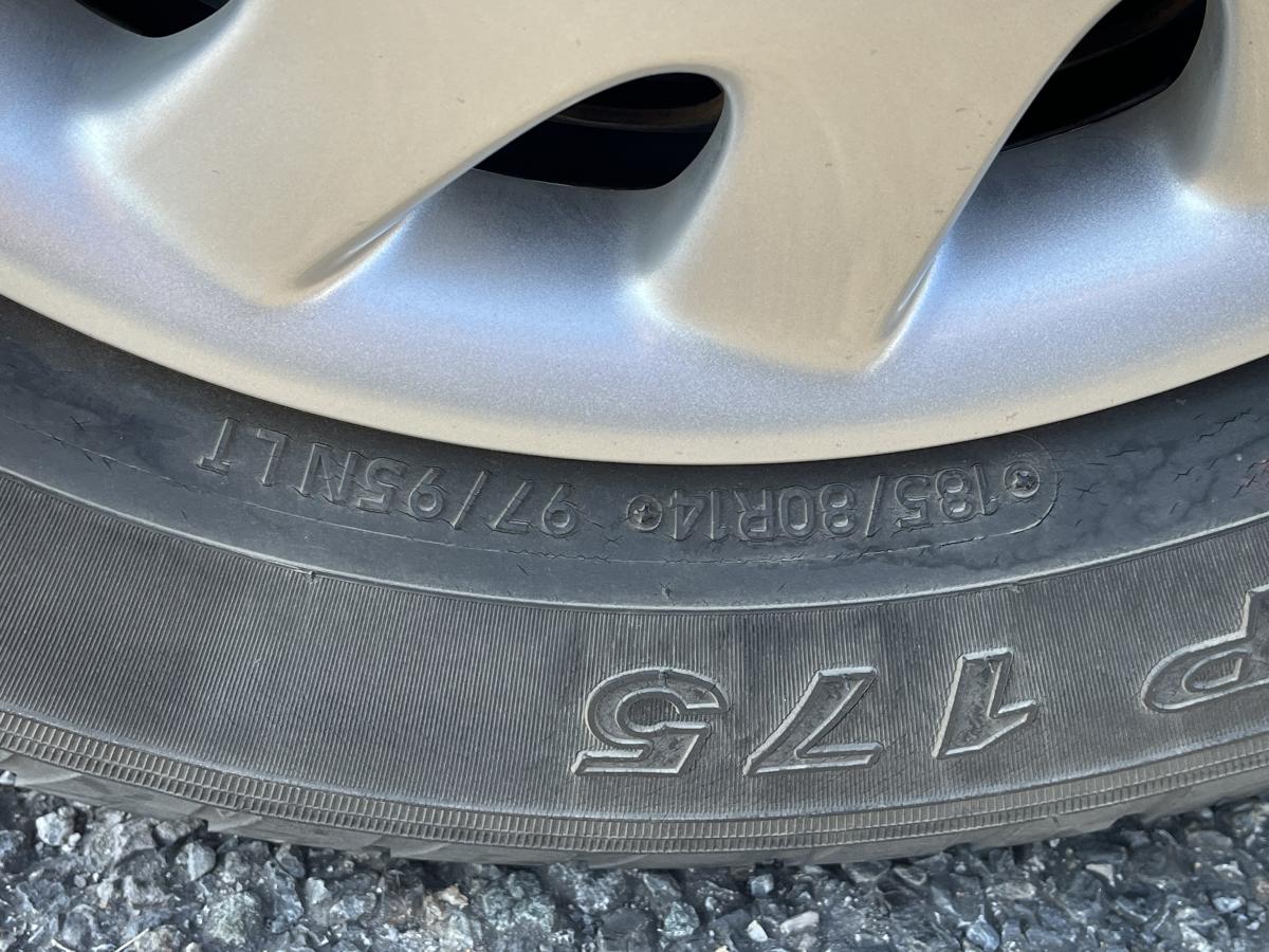 中古幌付き平ボディ マツダ ボンゴ