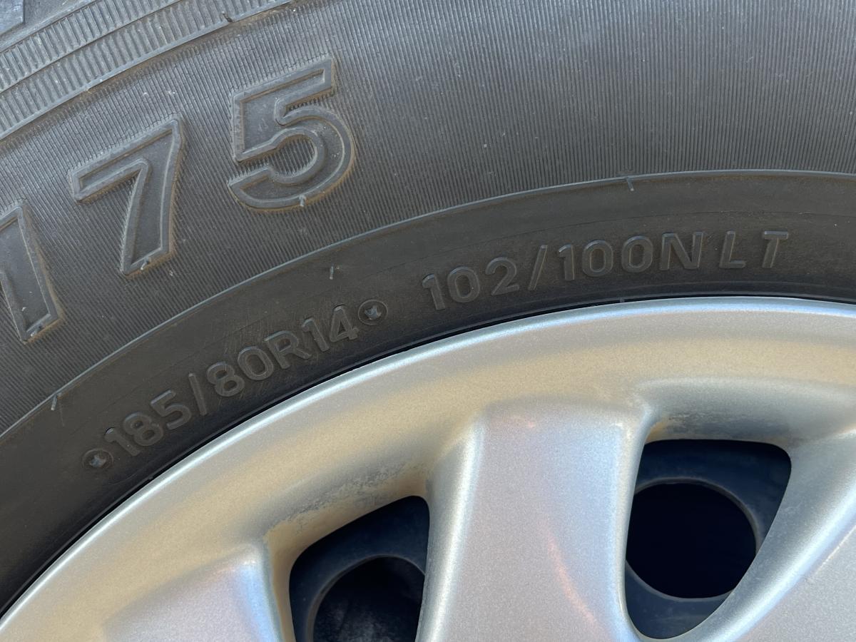 中古幌付き平ボディ マツダ ボンゴ