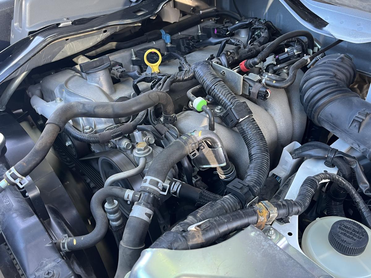 中古幌付き平ボディ マツダ ボンゴ