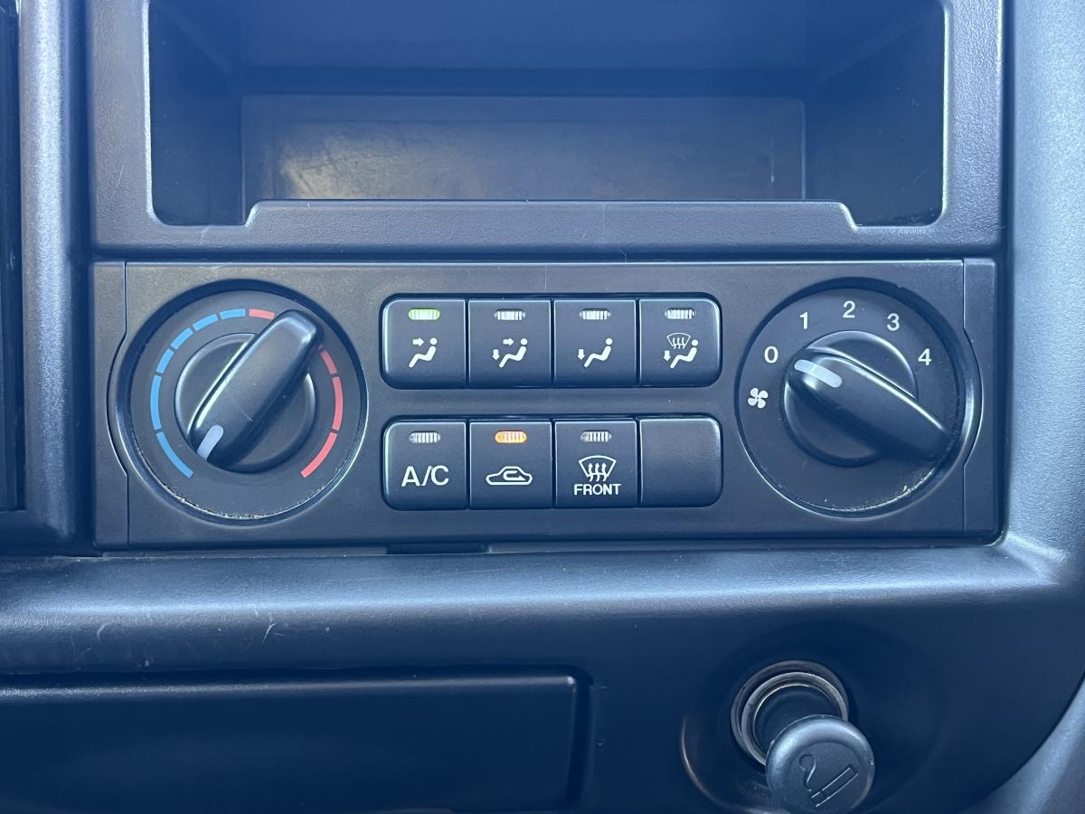 中古幌付き平ボディ マツダ ボンゴ