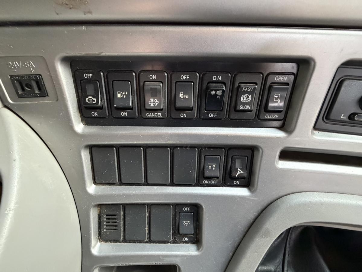 中古チップ運搬車 UDトラックス クオン