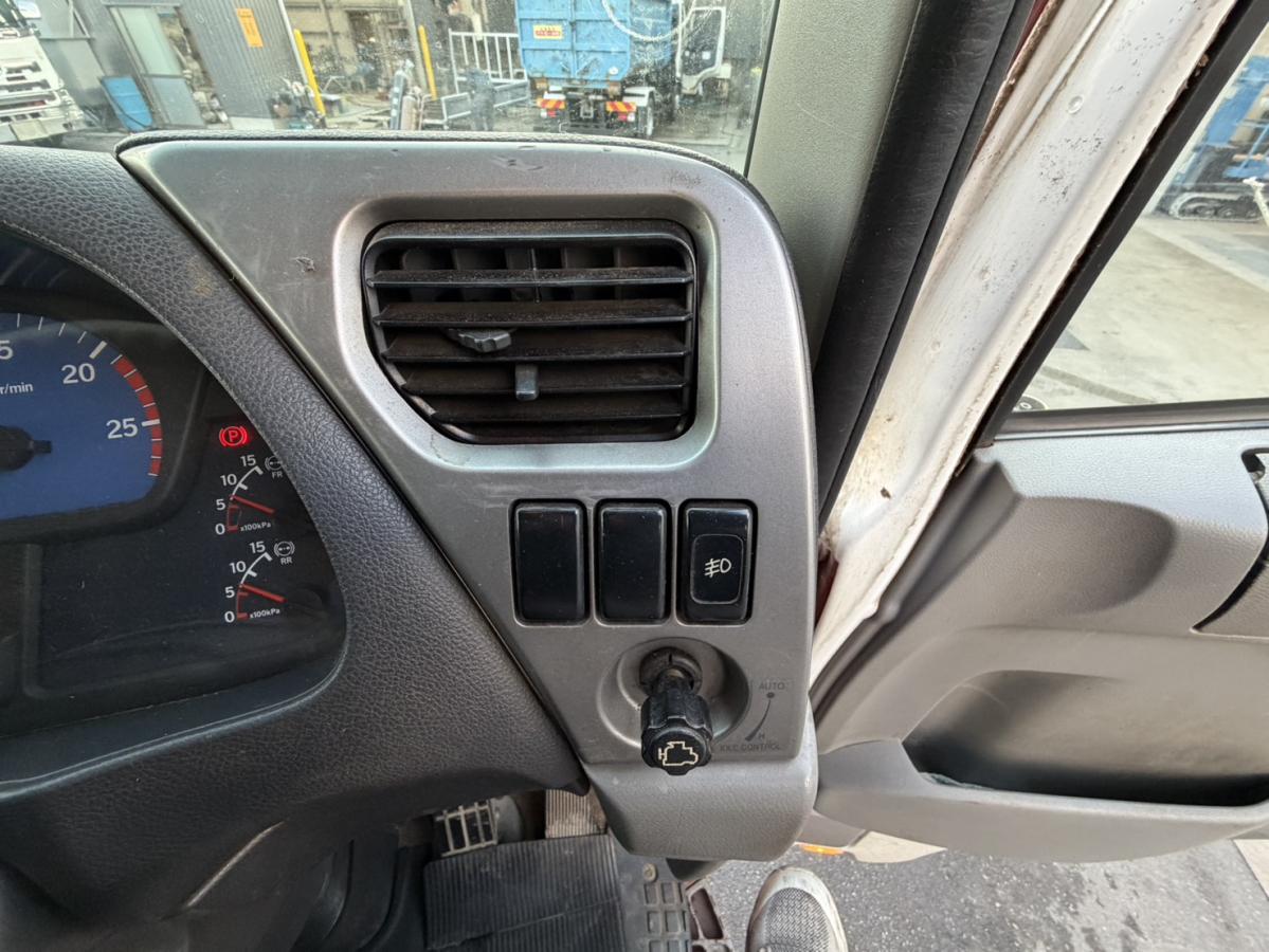 中古チップ運搬車 UDトラックス クオン