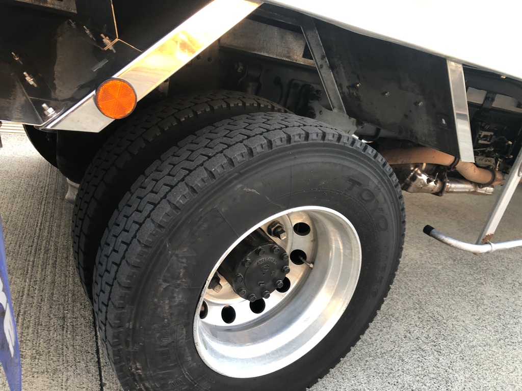 中古冷凍バン 日野 