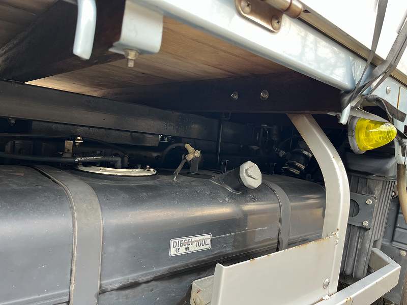 中古幌付き平ボディ 三菱ふそう キャンター