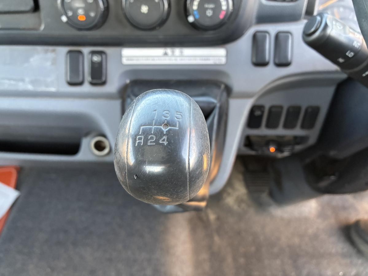 中古レッカー車 三菱ふそう キャンター