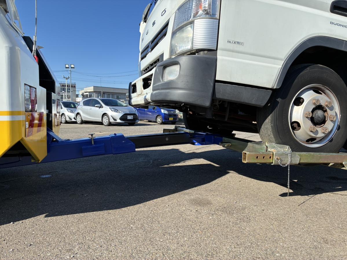 中古レッカー車 三菱ふそう キャンター