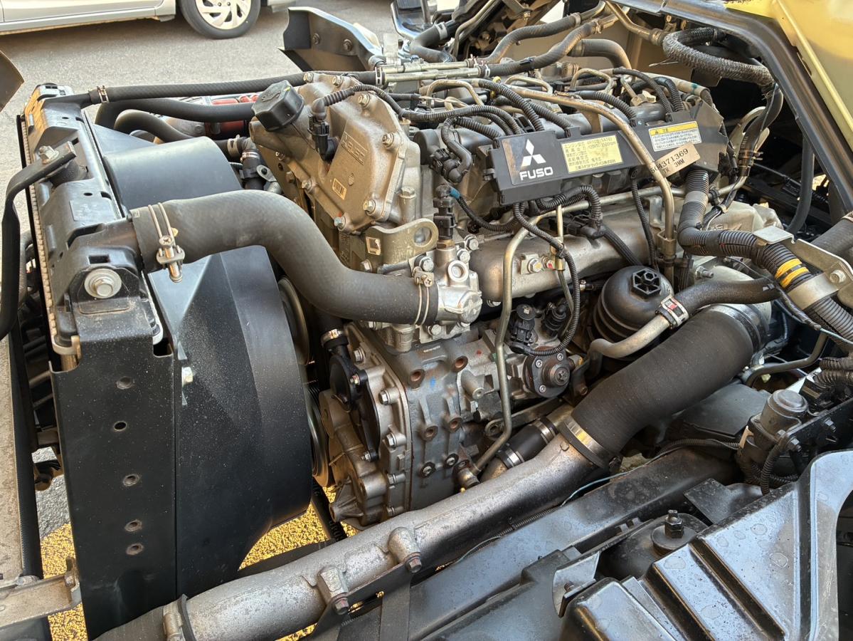 中古レッカー車 三菱ふそう キャンター