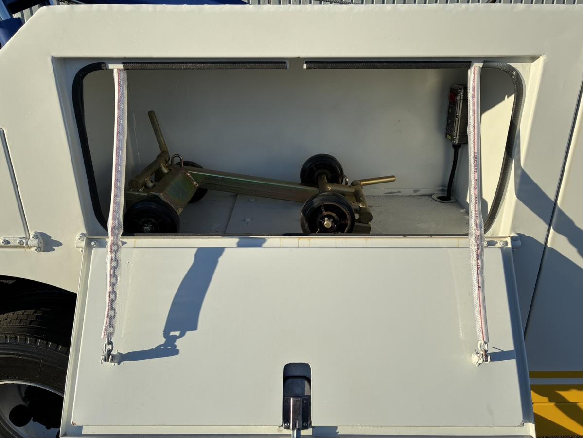 中古レッカー車 三菱ふそう キャンター