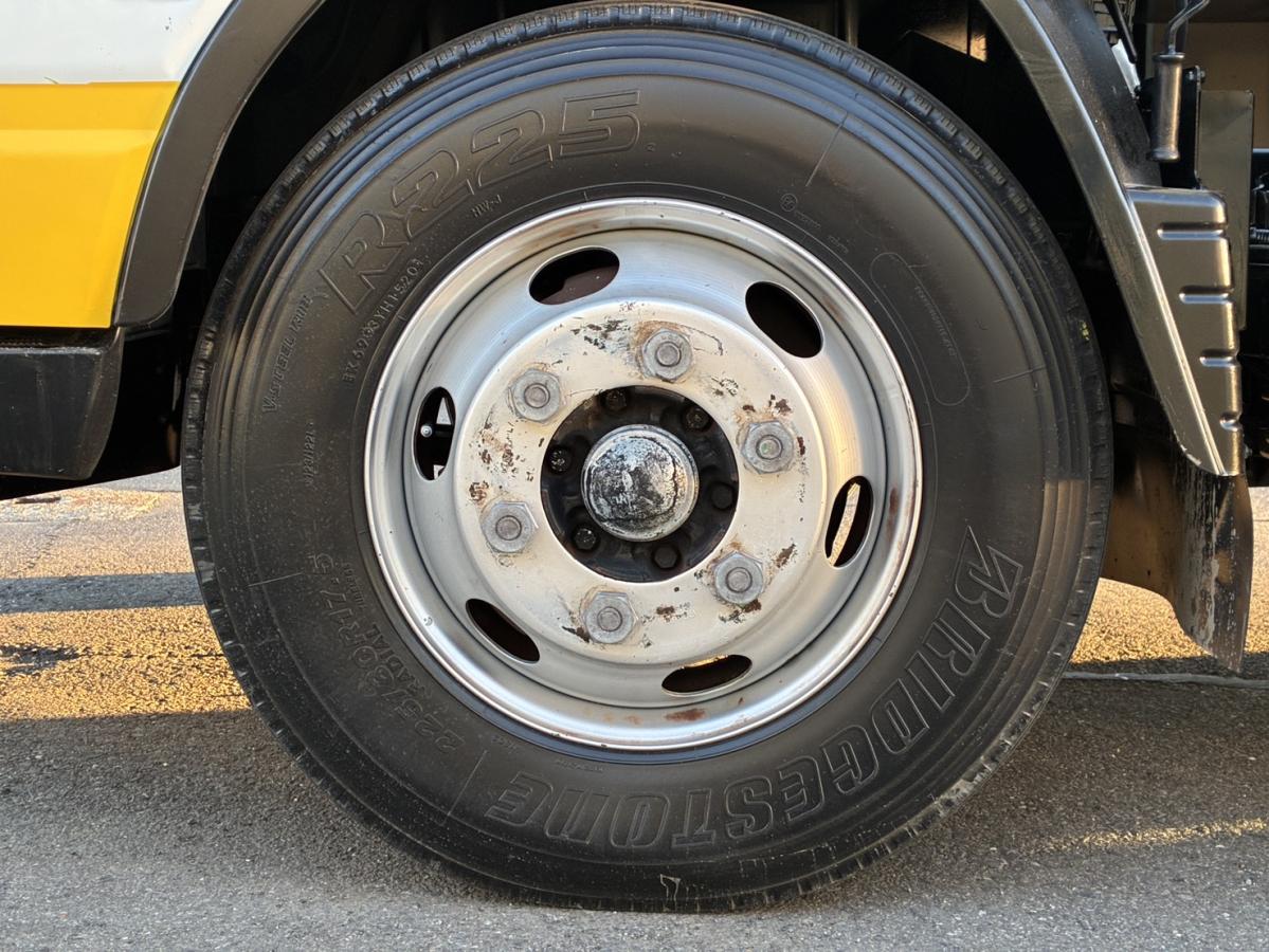 中古レッカー車 三菱ふそう キャンター