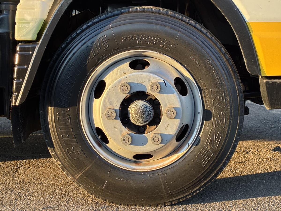 中古レッカー車 三菱ふそう キャンター