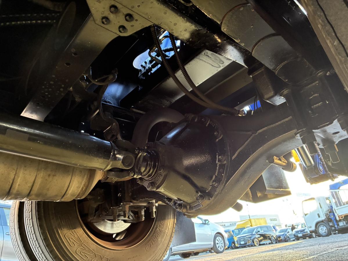 中古レッカー車 三菱ふそう キャンター