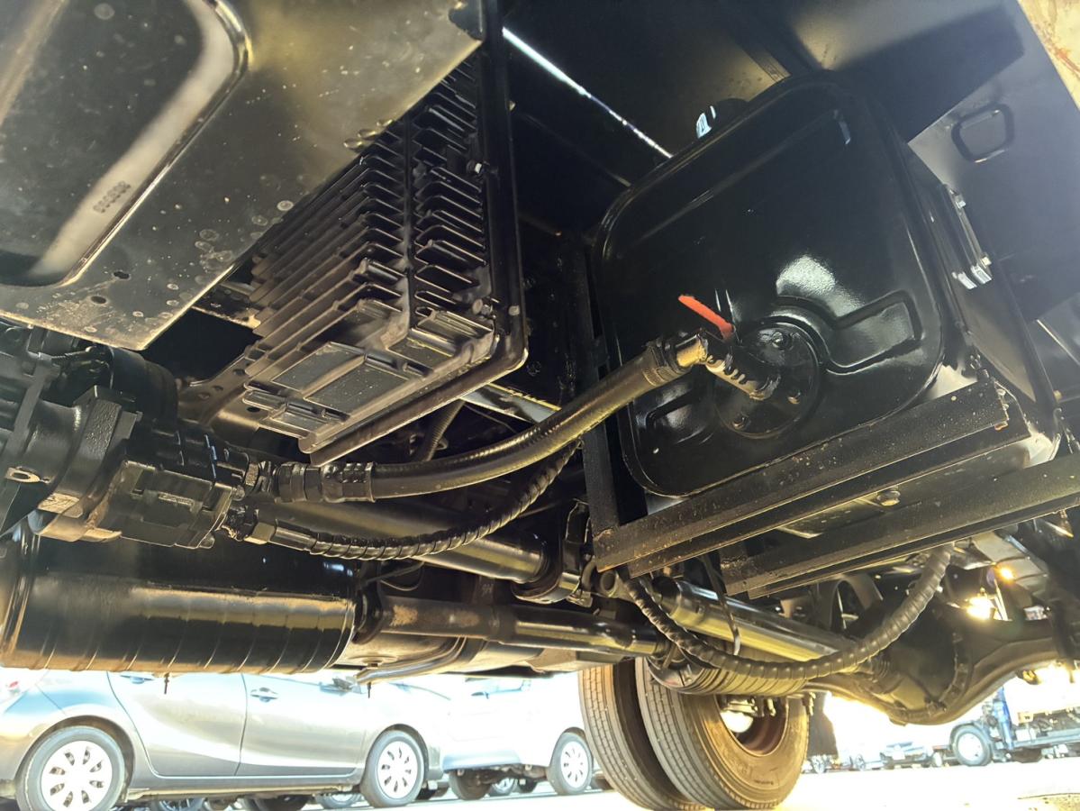 中古レッカー車 三菱ふそう キャンター