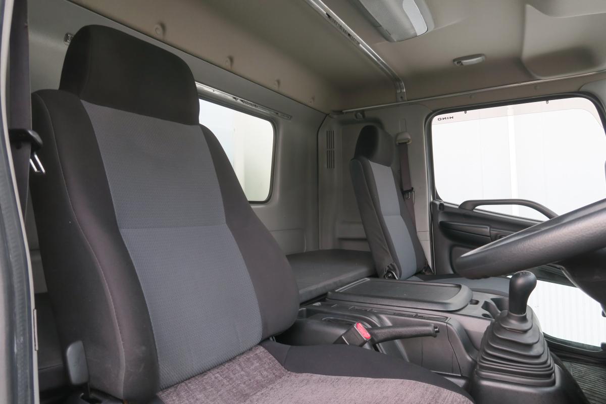 中古冷凍バン 日野 レンジャー