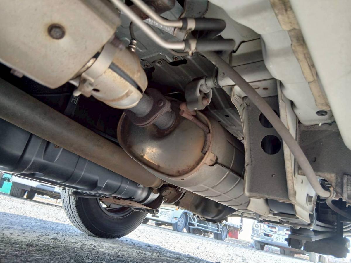 中古ルートバン いすゞ コモ