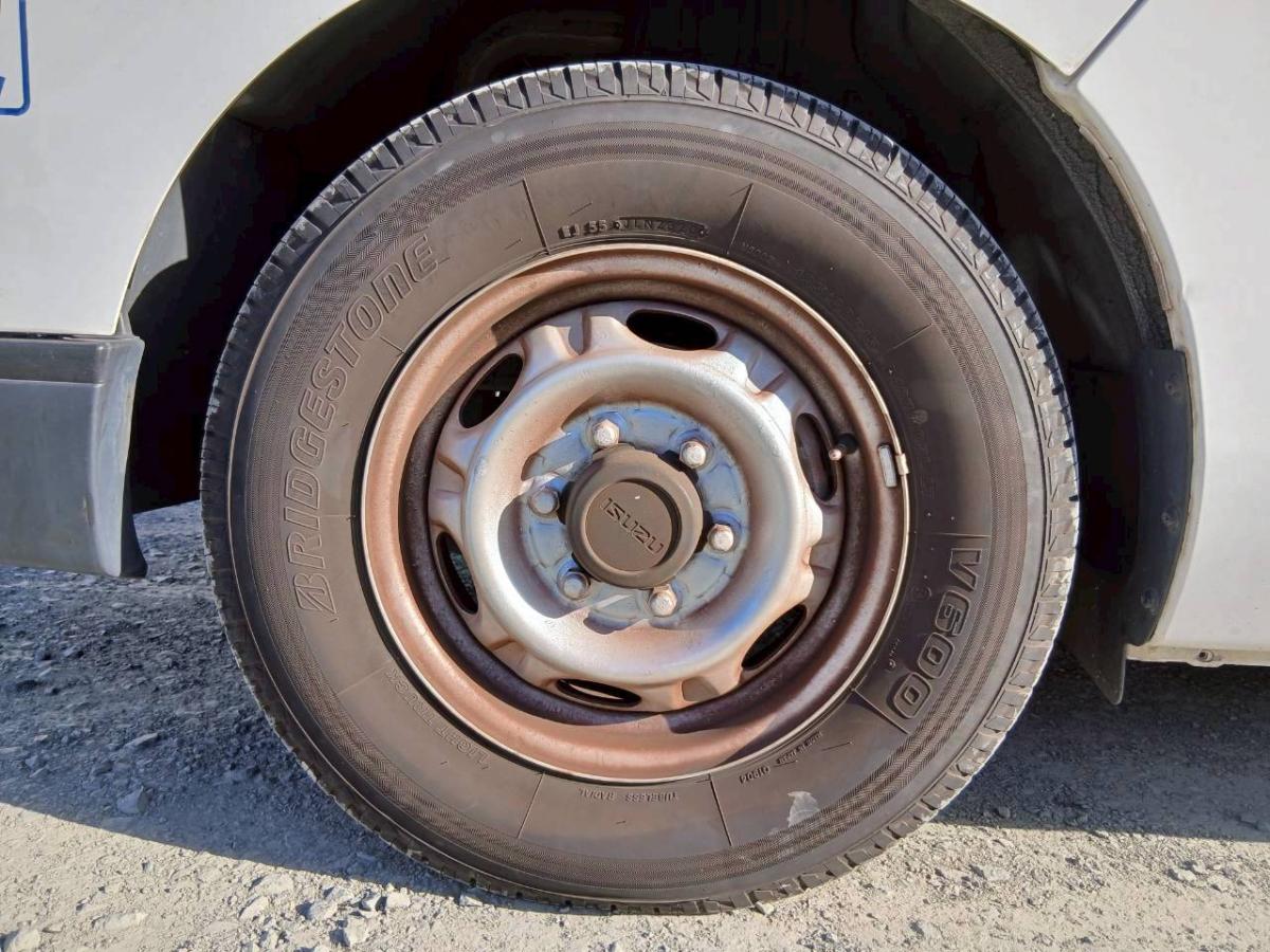 中古ルートバン いすゞ コモ