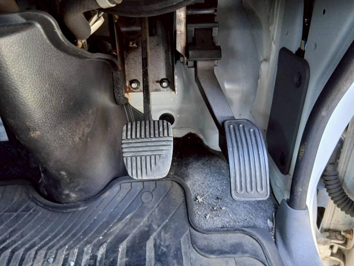 中古ルートバン いすゞ コモ