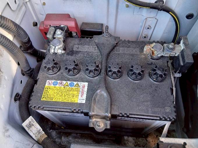 中古ルートバン いすゞ コモ