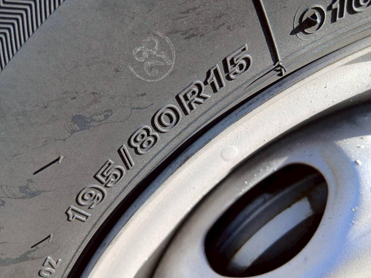 中古ルートバン いすゞ コモ