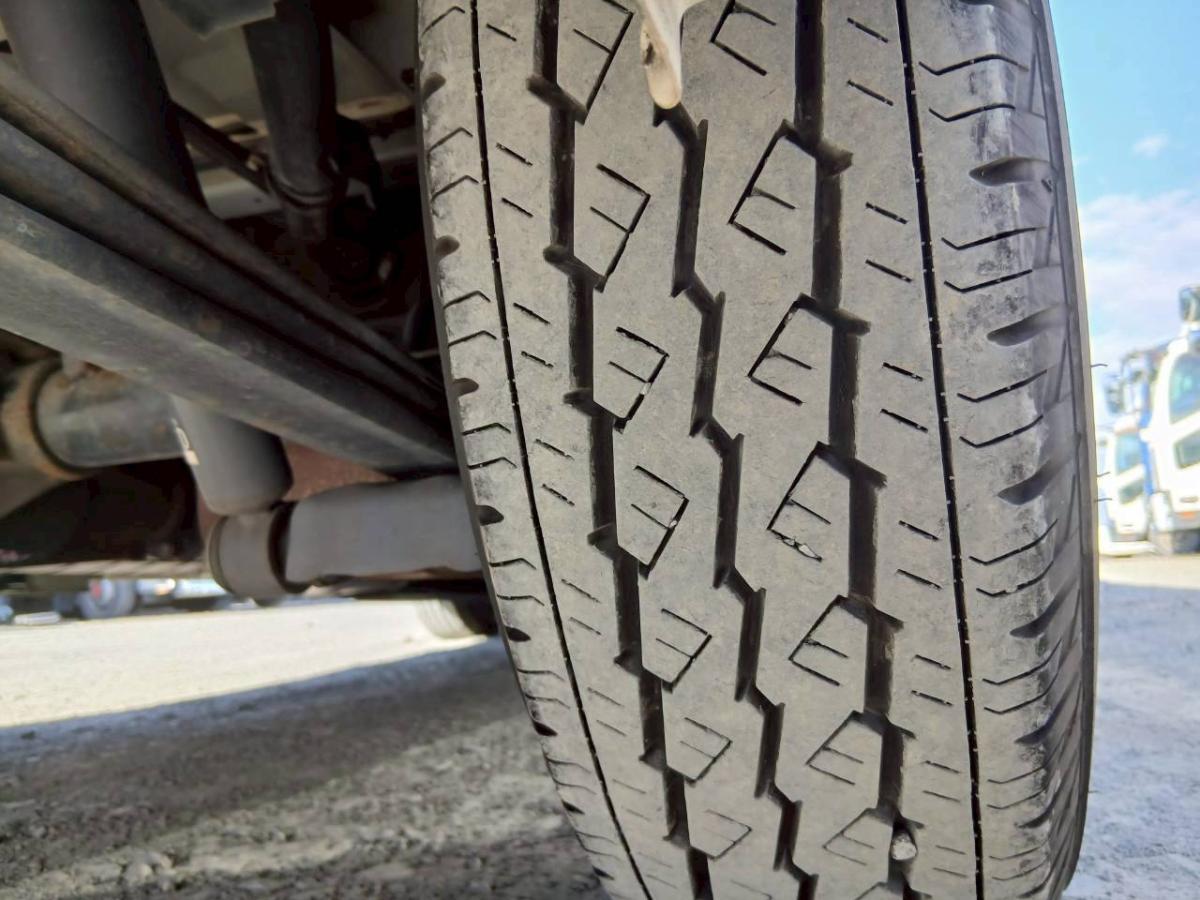 中古ルートバン いすゞ コモ