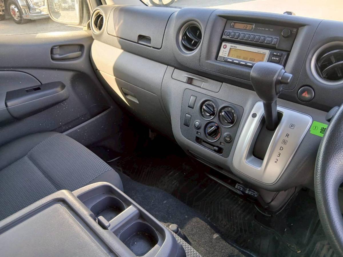 中古ルートバン いすゞ コモ