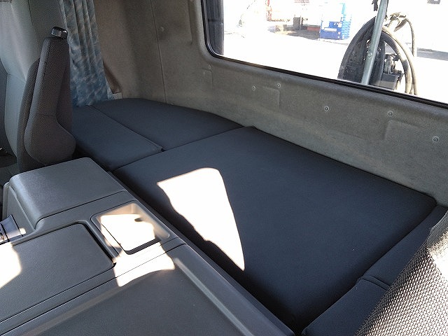 中古トラクタ 三菱ふそう スーパーグレート