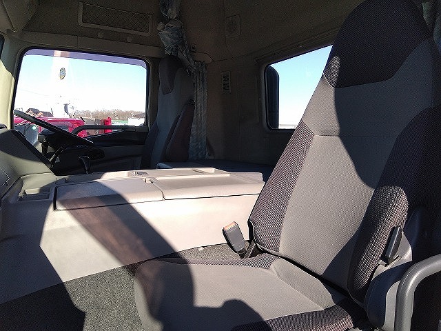 中古トラクタ 三菱ふそう スーパーグレート