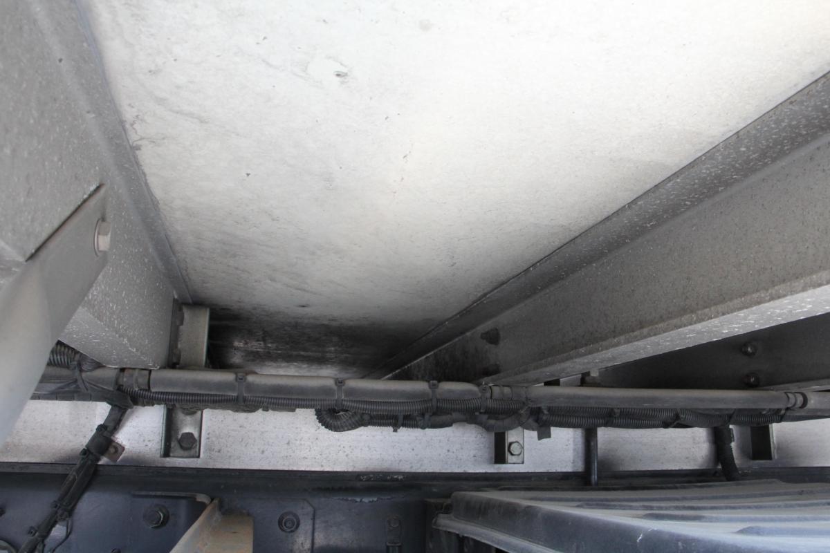 中古冷凍バン UDトラックス クオン