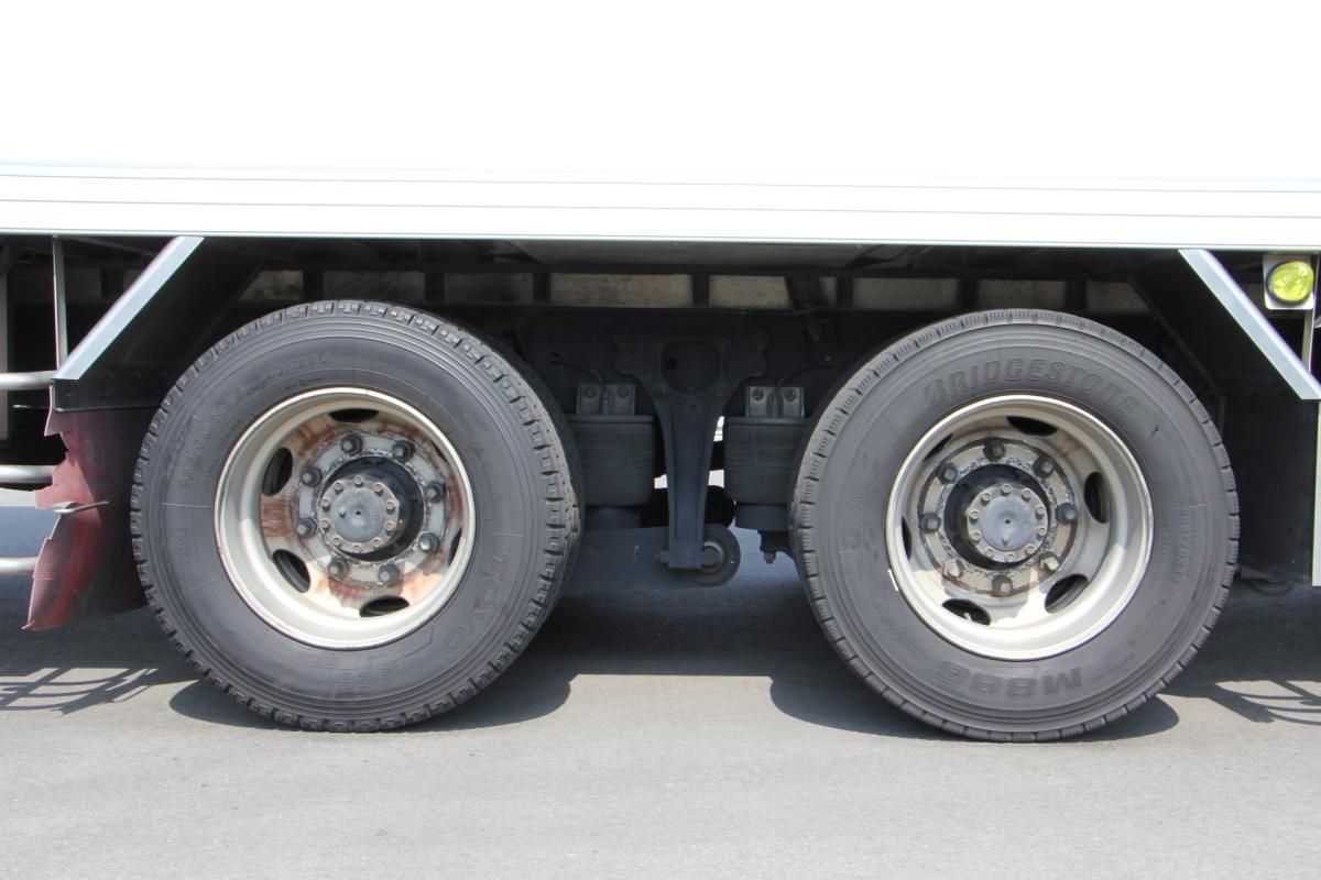 中古冷凍バン UDトラックス クオン