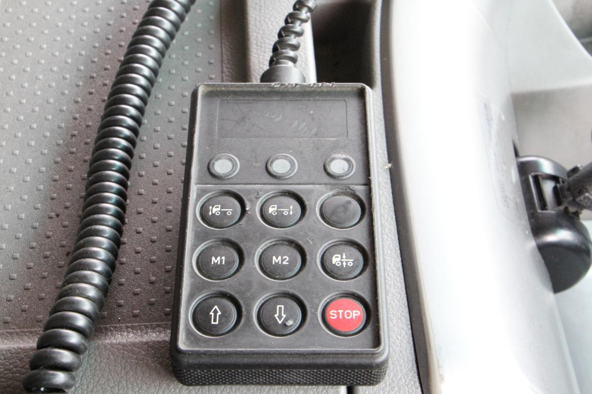 中古冷凍バン UDトラックス クオン