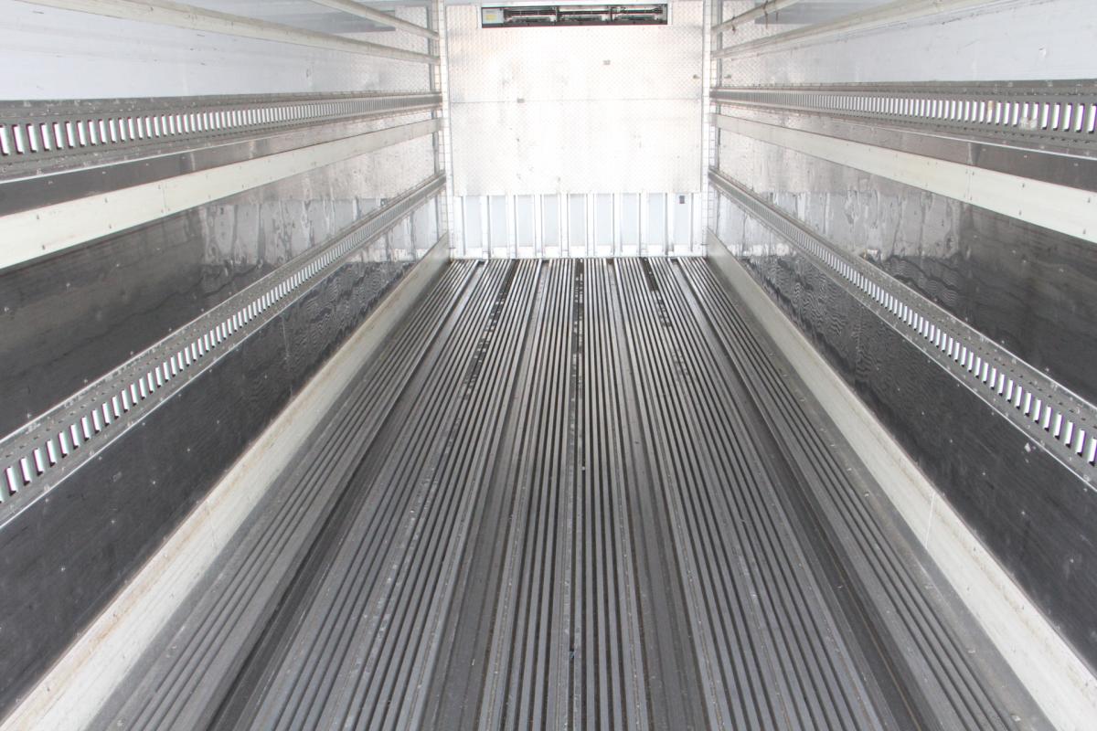 中古冷凍バン UDトラックス クオン