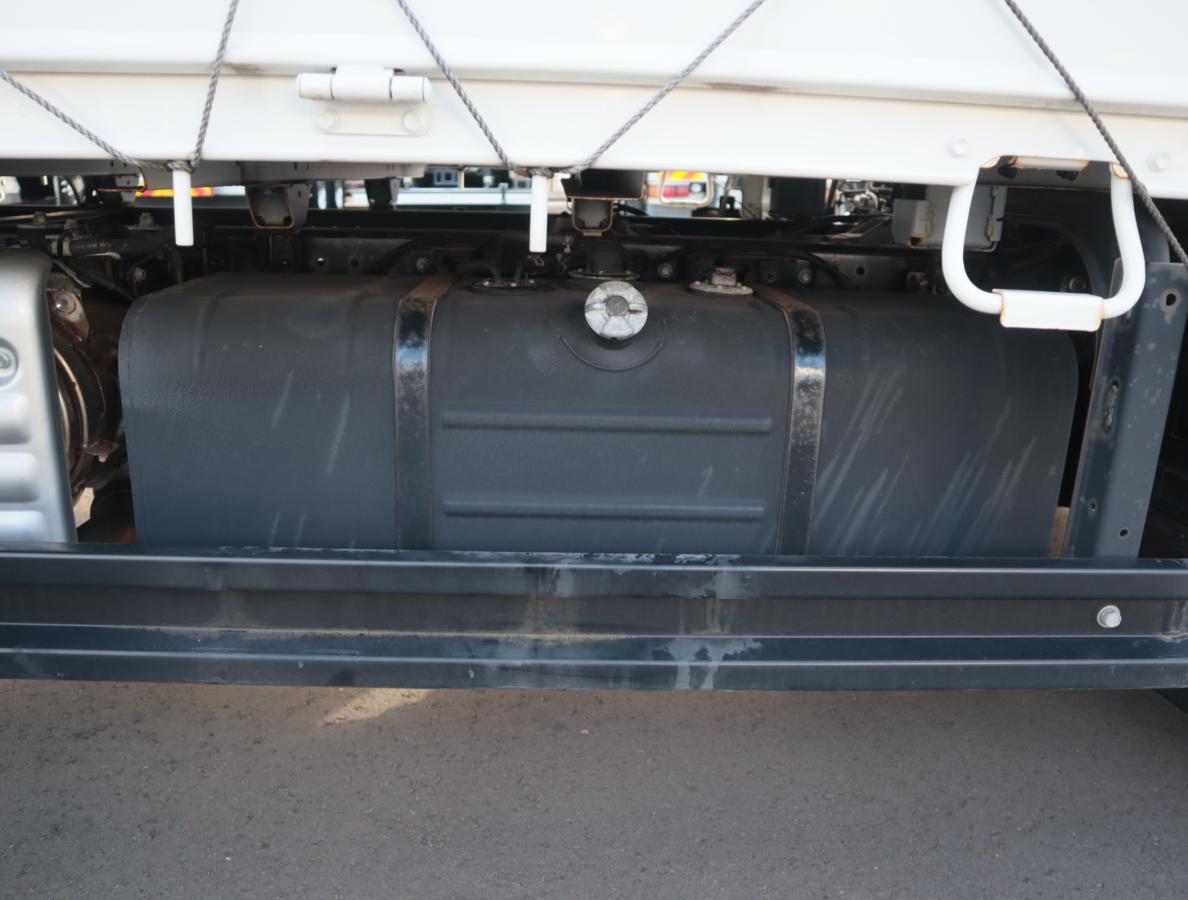 中古幌付き平ボディ 日野 デュトロ